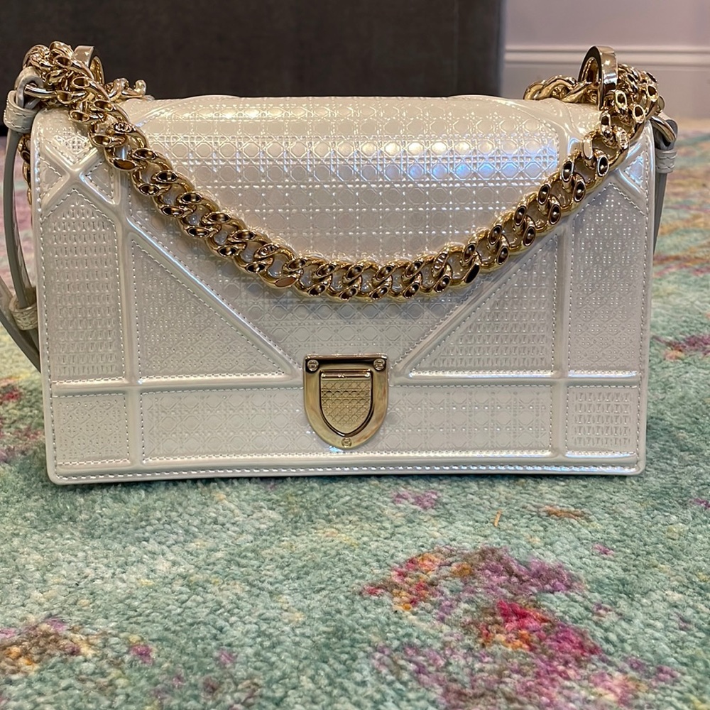 Dior Diorama size Small in White Metallic Micro Cannage with Gold Hardware - Picture 1 of 8